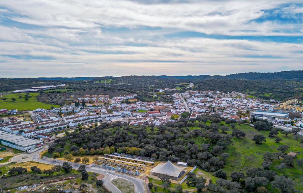 Suite En Sierramagna, Piscina Abierta El Ronquillo Luaran gambar